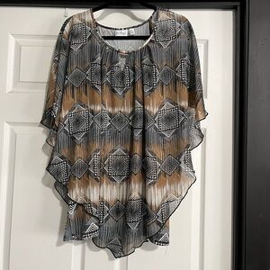 Kim Rogers Curve Geometric Print Poncho top